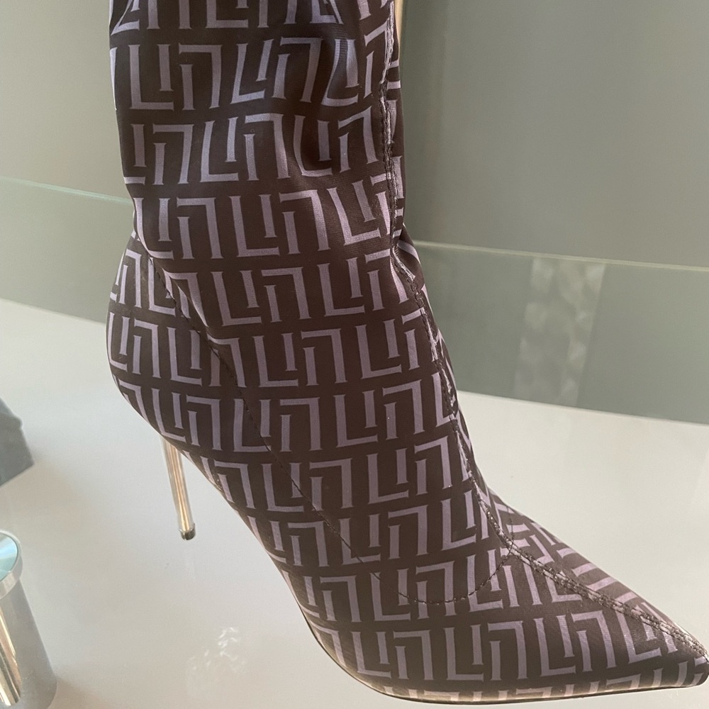 Geometric Bootie